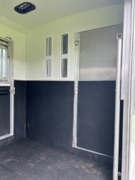 Used 2022 Adam 2+1 with dressing room Horse Trailer