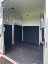 Used 2022 Adam 2+1 with dressing room Horse Trailer