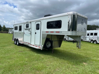 Used 2022 Adam 2+1 with dressing room Horse Trailer