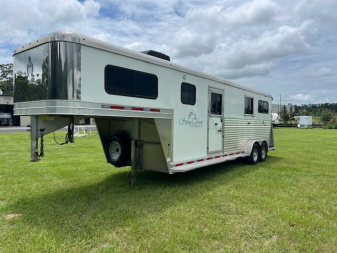 Used 2022 Adam 2+1 with dressing room Horse Trailer