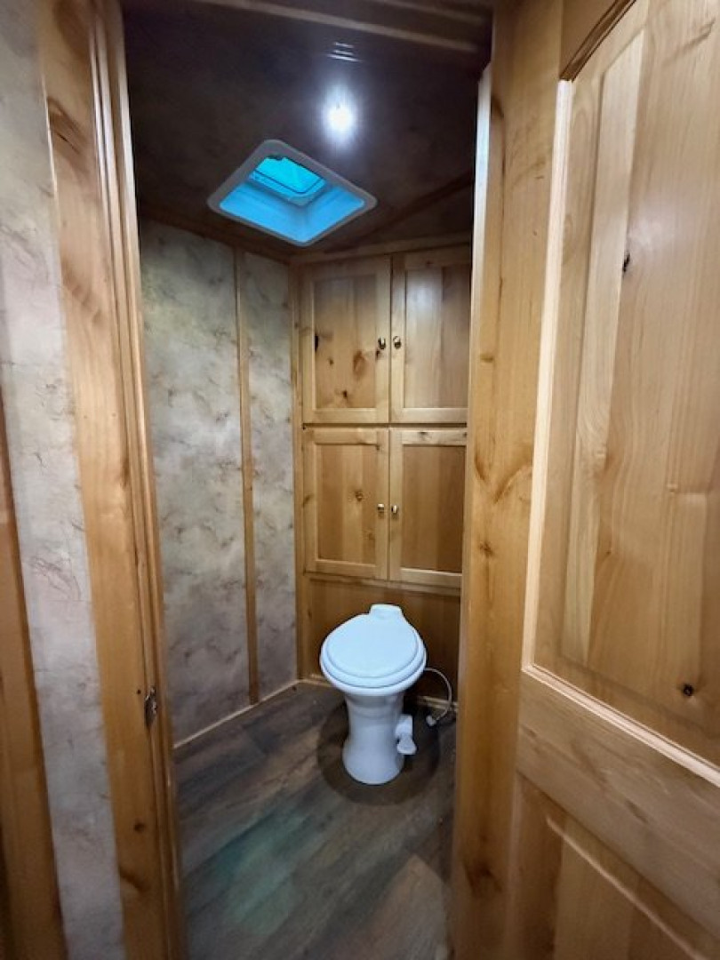 Used 2019 Logan Coach Riot 3 horse weekender Horse Trailer