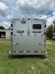 Used 2019 Logan Coach Riot 3 horse weekender Horse Trailer