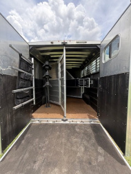 Used 2019 Logan Coach Riot 3 horse weekender Horse Trailer