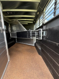 Used 2019 Logan Coach Riot 3 horse weekender Horse Trailer