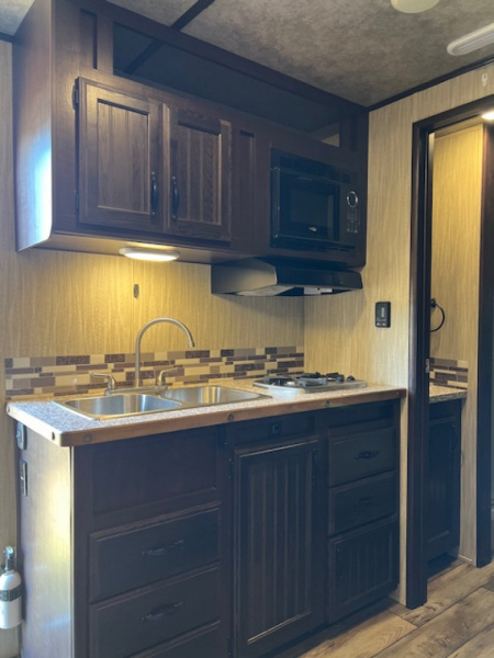 Used 2020 Bison Trailers 7' wide Trail Boss 2 horse w/ 11' lq slide Horse Trailer