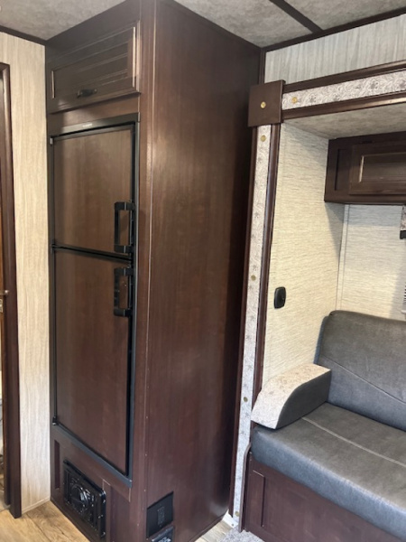 Used 2020 Bison Trailers 7' wide Trail Boss 2 horse w/ 11' lq slide Horse Trailer