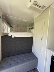 Used 1999 Sundowner 3 horse Adobe with weekender lq Horse Trailer