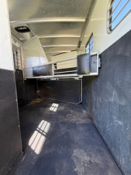 Used 1999 Sundowner 3 horse Adobe with weekender lq Horse Trailer