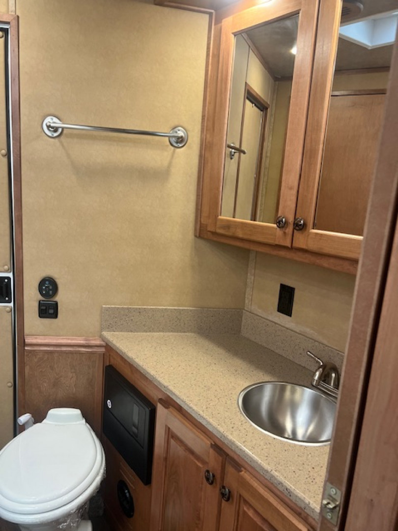 Used 2017 Merhow Trailers 8' wide 3 horse w/ 15' living quarters Horse Trailer