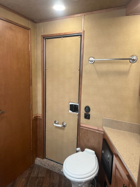 Used 2017 Merhow Trailers 8' wide 3 horse w/ 15' living quarters Horse Trailer