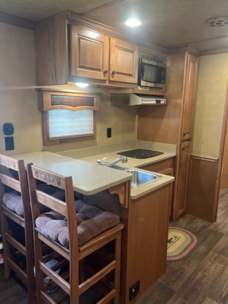 Used 2017 Merhow Trailers 8' wide 3 horse w/ 15' living quarters Horse Trailer