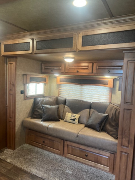 Used 2017 Merhow Trailers 8' wide 3 horse w/ 15' living quarters Horse Trailer