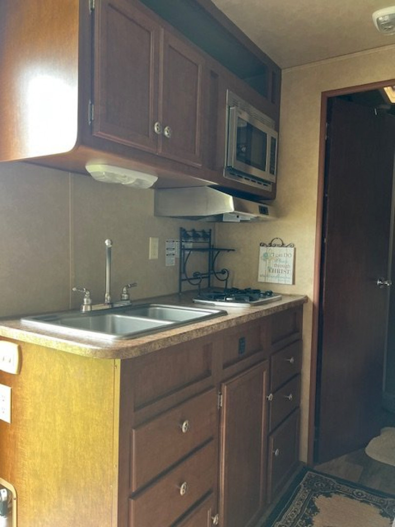 Used 2014 Bison Trailers 3 horse w/ 10' living quarters Horse Trailer