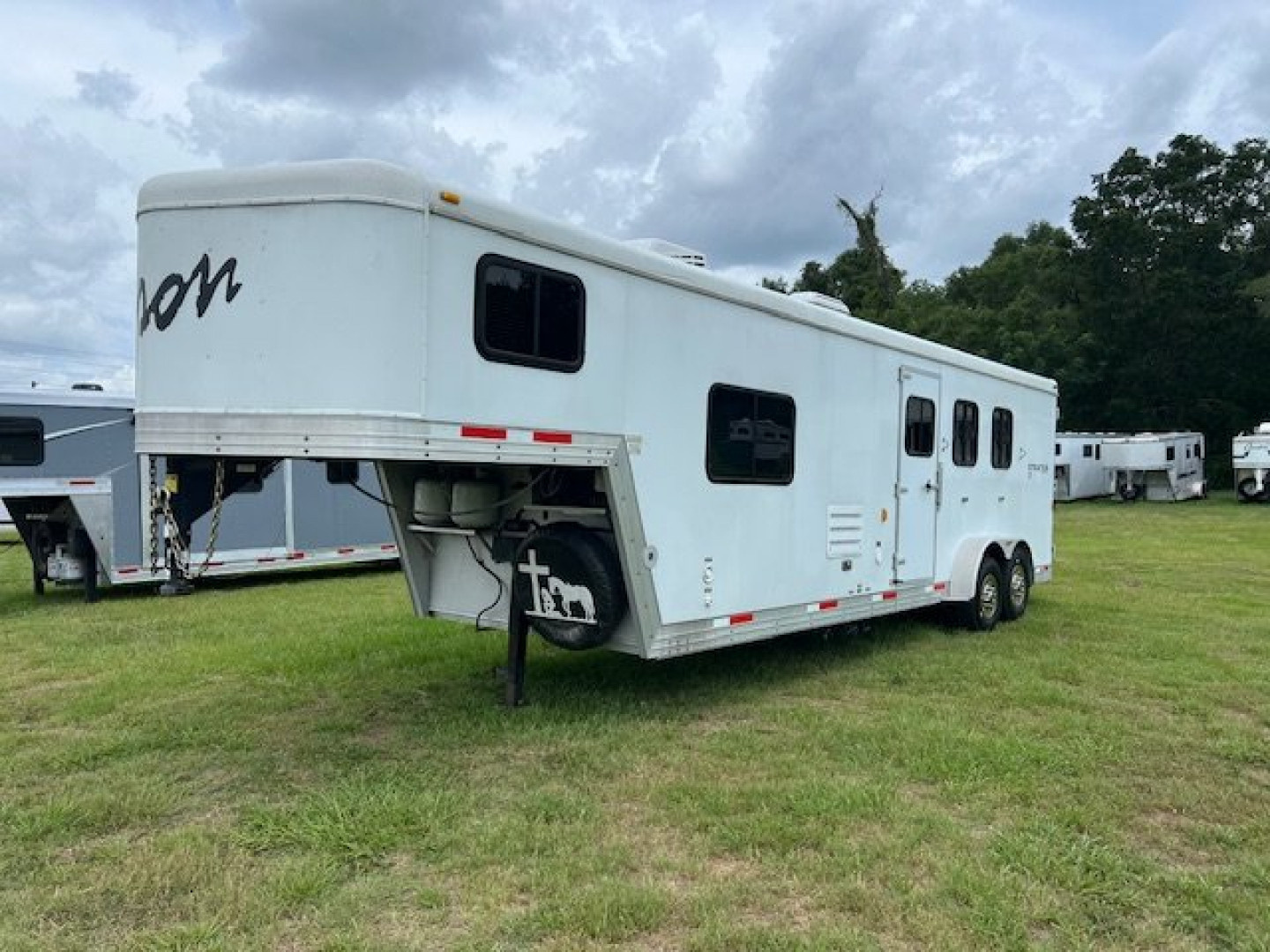 Used 2014 Bison Trailers 3 horse w/ 10' living quarters Horse Trailer