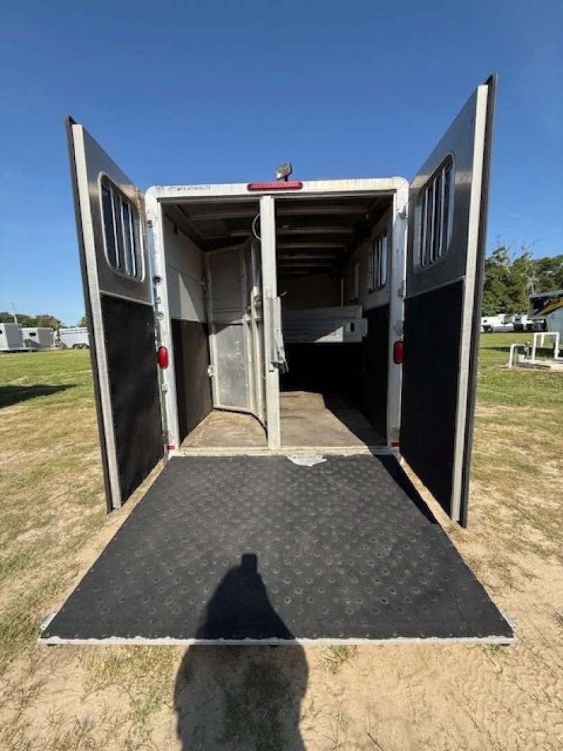 Used 2005 Featherlite Trailers 3 horse slant load bumper pull Horse Trailer