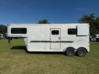Used 2001 Sundowner 2 horse straight load gooseneck w/ dressing room Horse Trailer