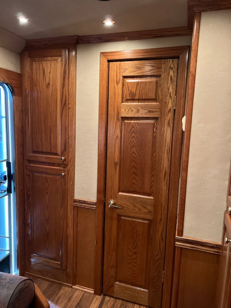 Used 2004 4-Star Trailers 8' wide 3 horse w/ 11' lq and gen Horse Trailer