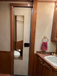 Used 2004 4-Star Trailers 8' wide 3 horse w/ 11' lq and gen Horse Trailer