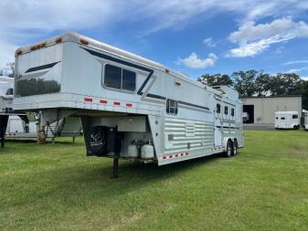 Used 2004 4-Star Trailers 8' wide 3 horse w/ 11' lq and gen Horse Trailer