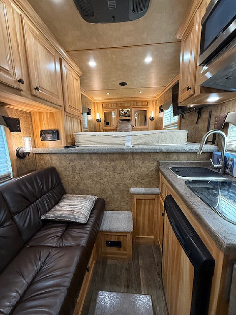 Used 2023 Exiss Trailers 3 horse w/ 8' living quarters Horse Trailer