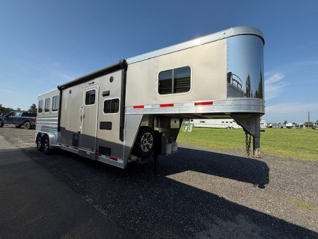 Used 2023 Exiss Trailers 3 horse w/ 8' living quarters Horse Trailer