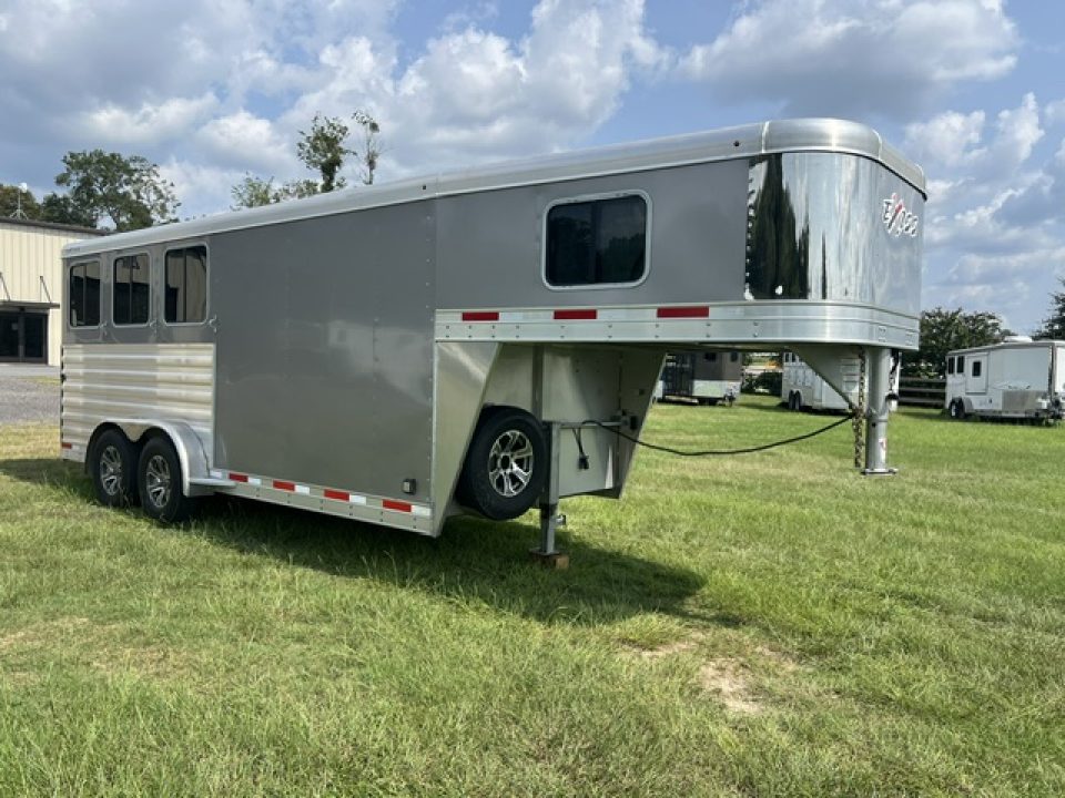 Used 2022 Exiss Trailers 3 horse gooseneck w/ dressing room Horse Trailer