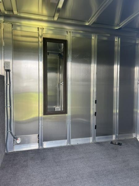 Used 2022 Exiss Trailers 3 horse gooseneck w/ dressing room Horse Trailer
