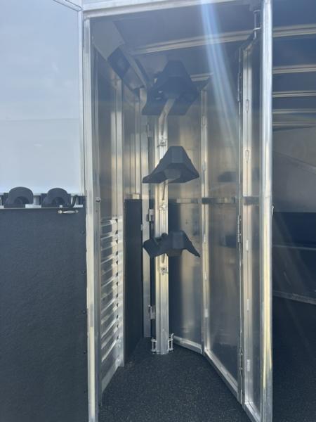 Used 2022 Exiss Trailers 3 horse gooseneck w/ dressing room Horse Trailer
