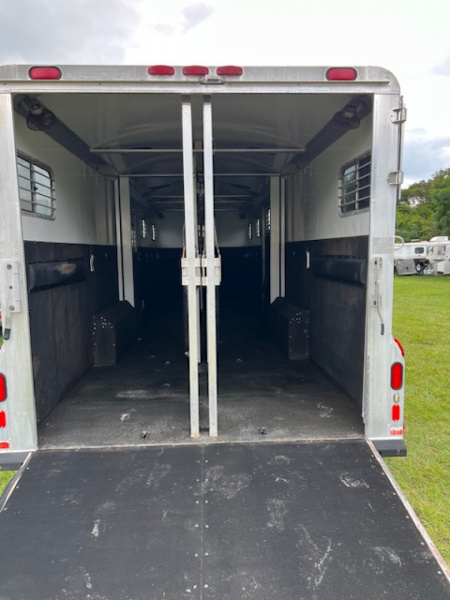 Used 2004 4-Star Trailers 6 horse head to head custom w/ upgrades Horse Trailer