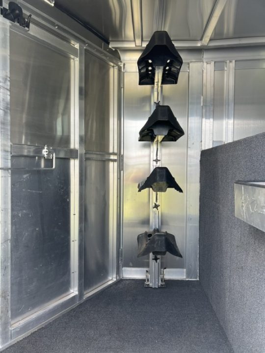 Used 2019 Exiss Trailers 4 horse gooseneck (model CXF) w/ dressing room Horse Trailer