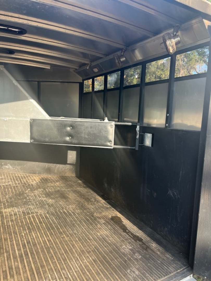 Used 2018 Logan Coach 3 horse slant load bumper pull Horse Trailer