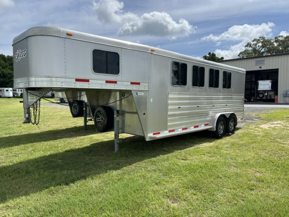 Used 2019 Exiss Trailers 4 horse gooseneck (model CXF) w/ dressing room Horse Trailer