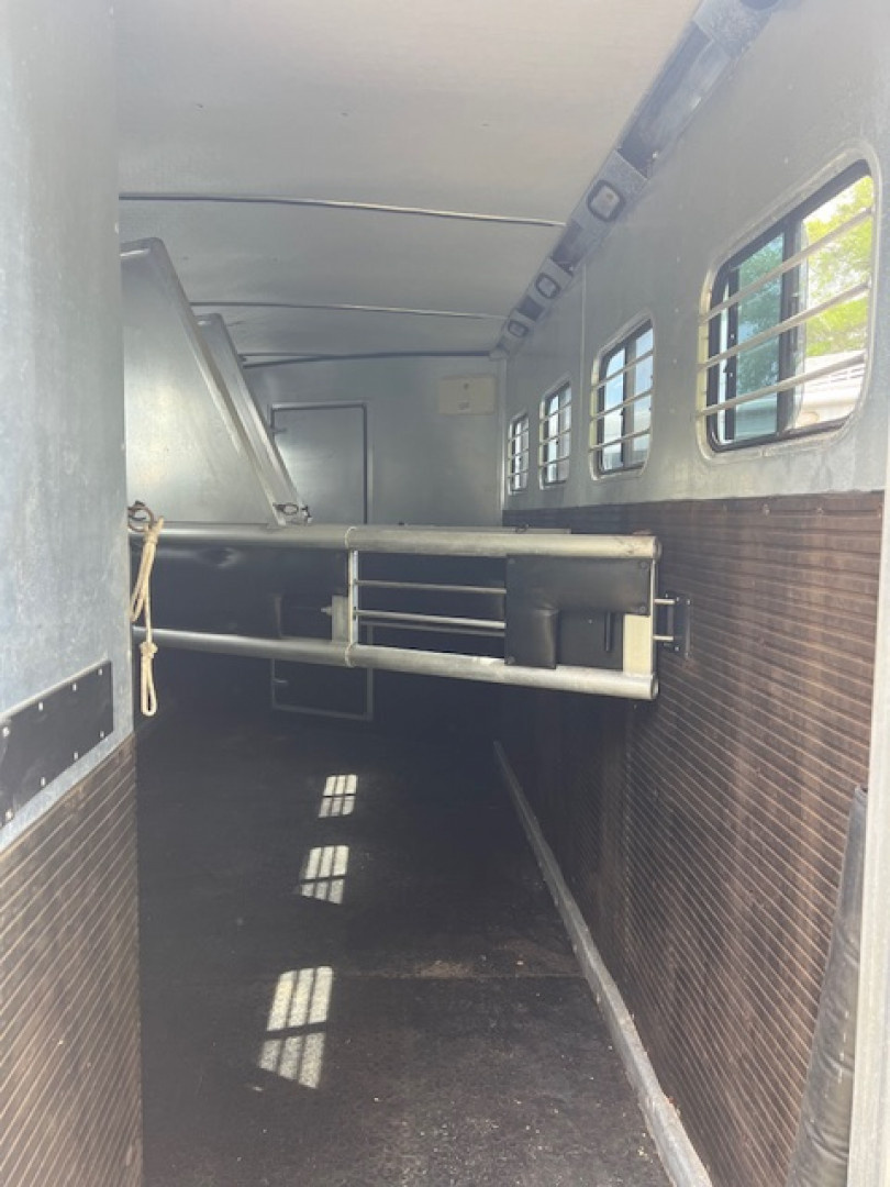 Used 1997 Silver Star 4 horse w/ weekender Horse Trailer