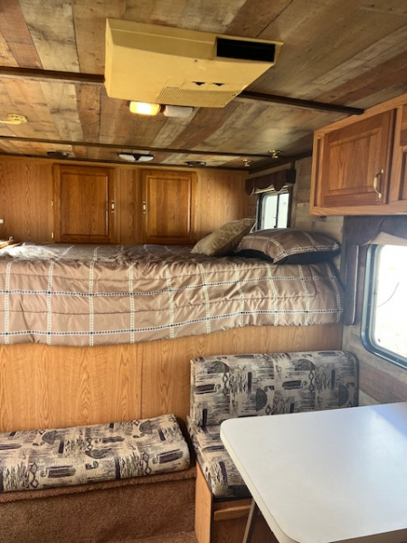 Used 2001 Exiss Trailers 8' wide 4 horse w/ 10' living quarters Horse Trailer