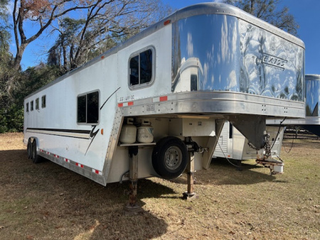 Used 2001 Exiss Trailers 8' wide 4 horse w/ 10' living quarters Horse Trailer