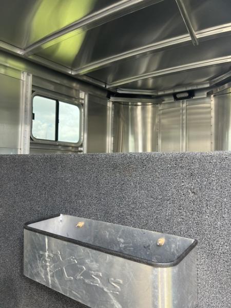 Used 2019 Exiss Trailers 4 horse gooseneck (model CXF) w/ dressing room Horse Trailer