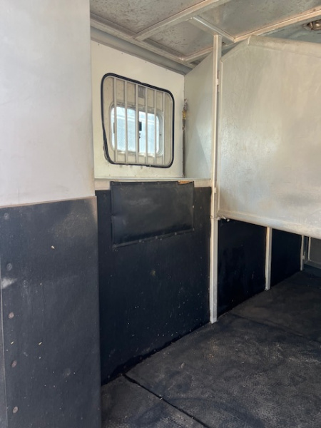 Used 2001 Exiss Trailers 8' wide 4 horse w/ 10' living quarters Horse Trailer