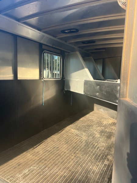 Used 2018 Logan Coach 3 horse slant load bumper pull Horse Trailer