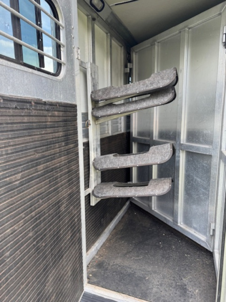 Used 1997 Silver Star 4 horse w/ weekender Horse Trailer