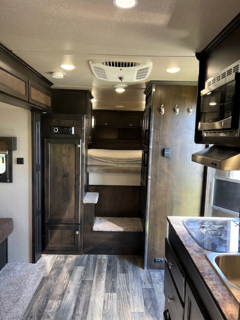 Used 2022 Merhow Trailers 2 horse w/ 11' lq with slide Horse Trailer