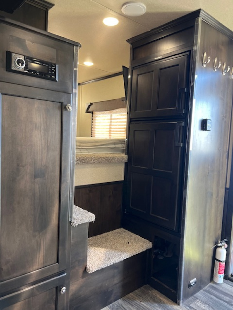 Used 2022 Merhow Trailers 2 horse w/ 11' lq with slide Horse Trailer