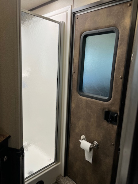 Used 2022 Merhow Trailers 2 horse w/ 11' lq with slide Horse Trailer