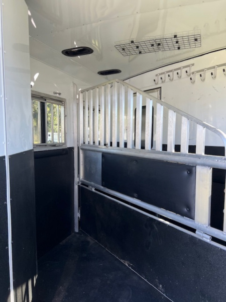 Used 2022 Merhow Trailers 2 horse w/ 11' lq with slide Horse Trailer