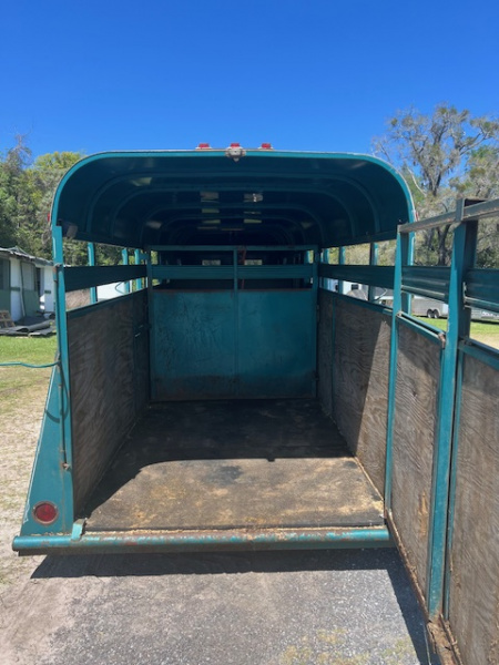 Used 1995 Ponderosa 15' gooseneck with dressing room Stock / Stock Combo Trailer