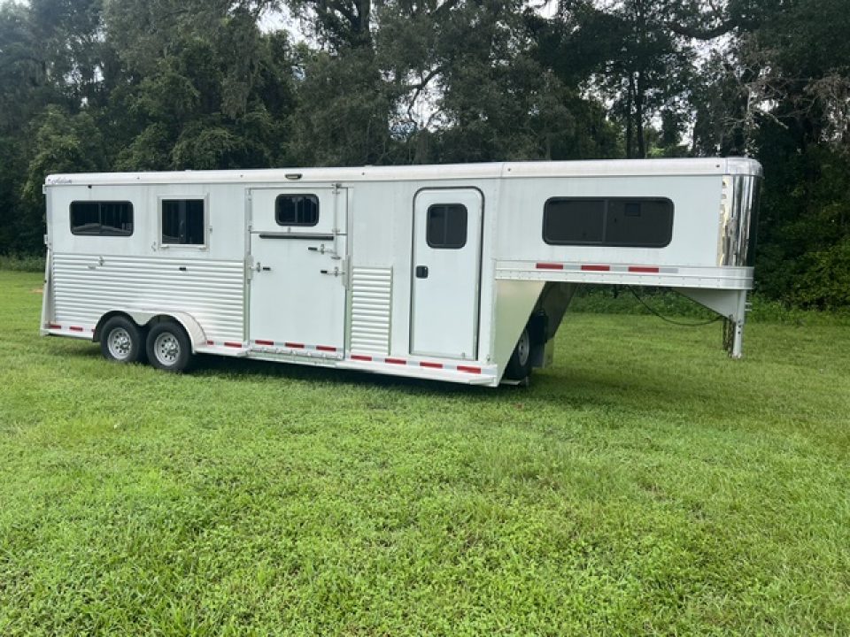 Used 2024 Adam 2+1 goosneck with dressing room Horse Trailer