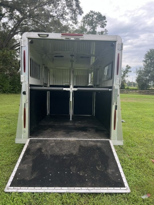 Used 2024 Adam 2+1 goosneck with dressing room Horse Trailer