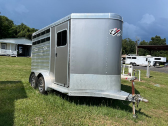 Used 2022 Exiss Trailers 2 horse slant CXF w/dressing room and ramp Horse Trailer