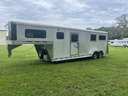 Used 2024 Adam 2+1 goosneck with dressing room Horse Trailer