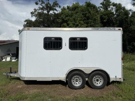 Used 2002 Featherlite Trailers 2 horse slant load w/ dressing room Horse Trailer