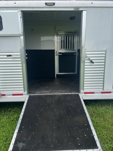 Used 2024 Adam 2+1 goosneck with dressing room Horse Trailer